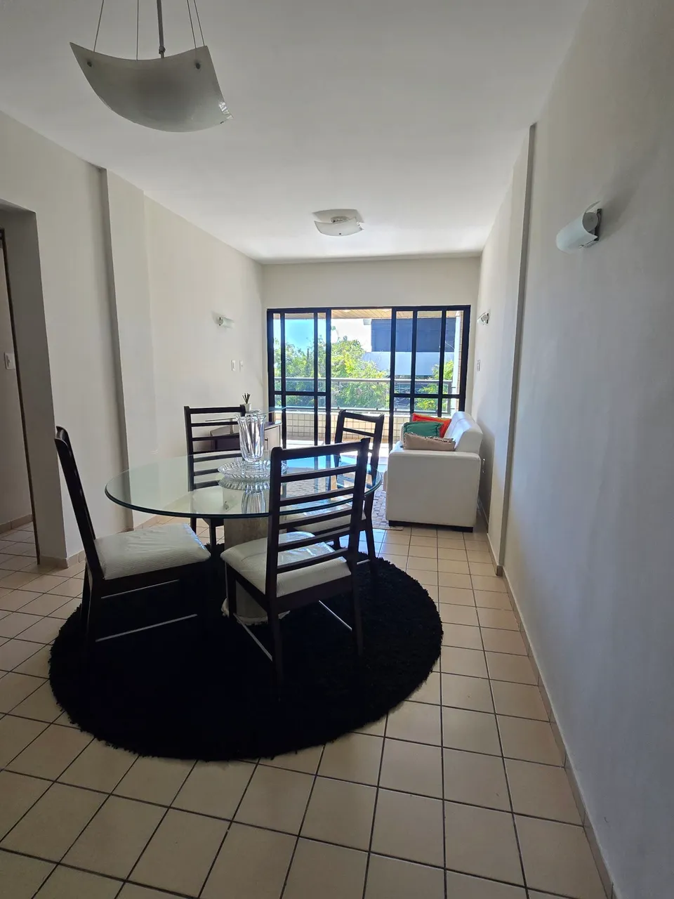 Мебльована квартира з 3 спальнями та 100 м²