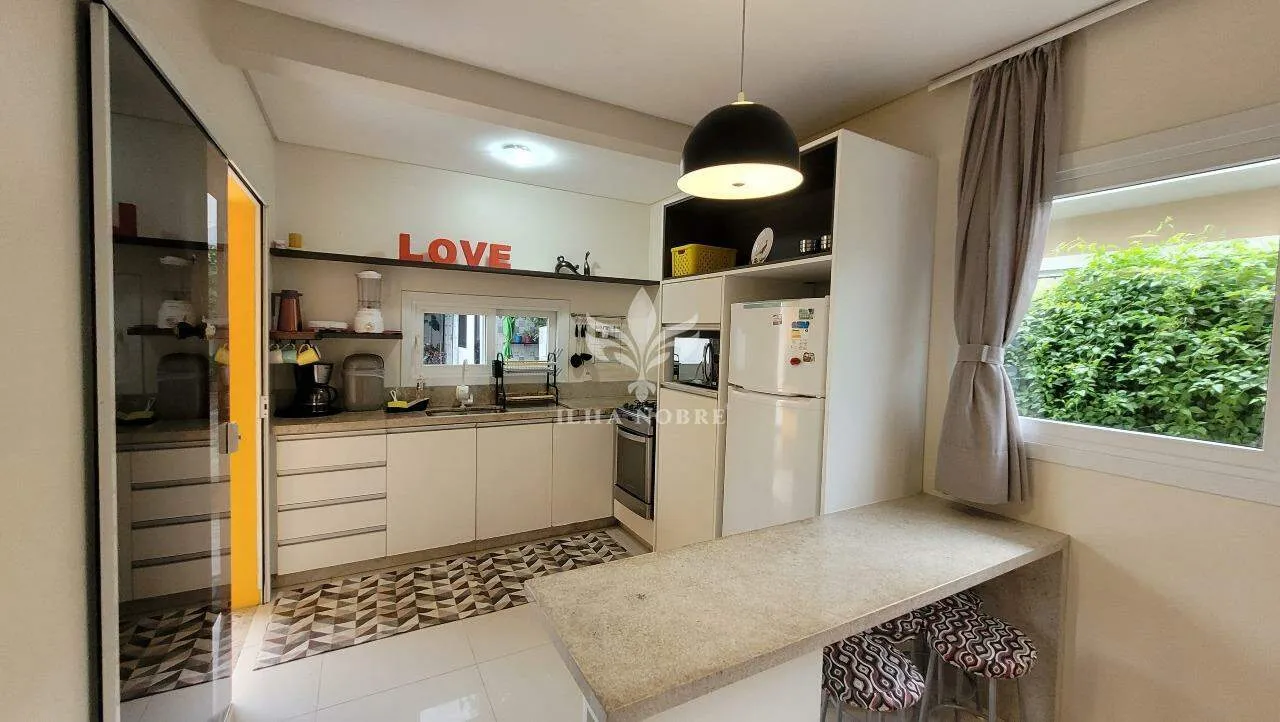 Balcony with a grill in a 3-bedroom house, 129 m² — photo 2