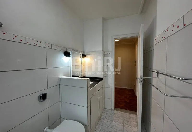 2-bedroom apartment with 1 bathroom, no parking — photo 11