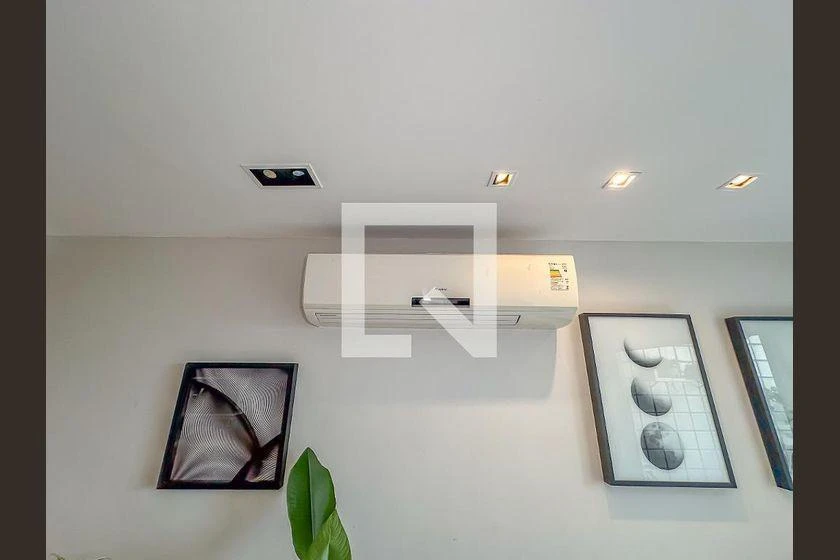 Furnished 2-bedroom apartment with a ready desk — photo 35