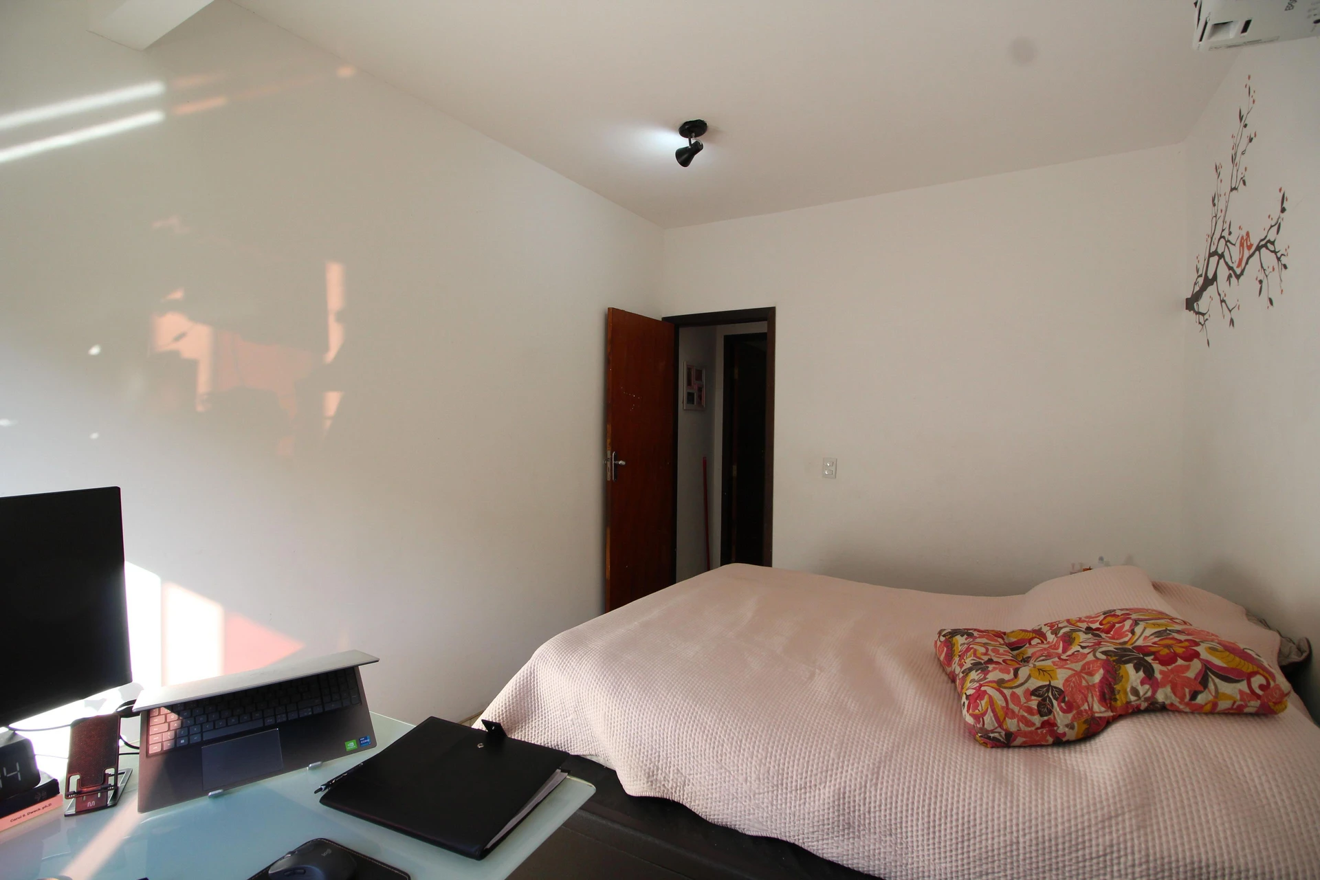 Furnished house with 3 bedrooms, private yard and 1 parking spot — photo 33