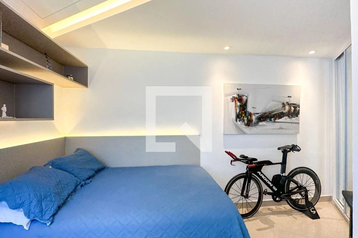 4-bedroom apartment with floor-to-ceiling windows — photo 4