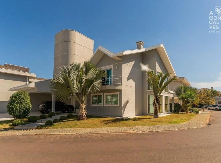 House with 3 suites and 6 parking spots, 580 m² — photo 2