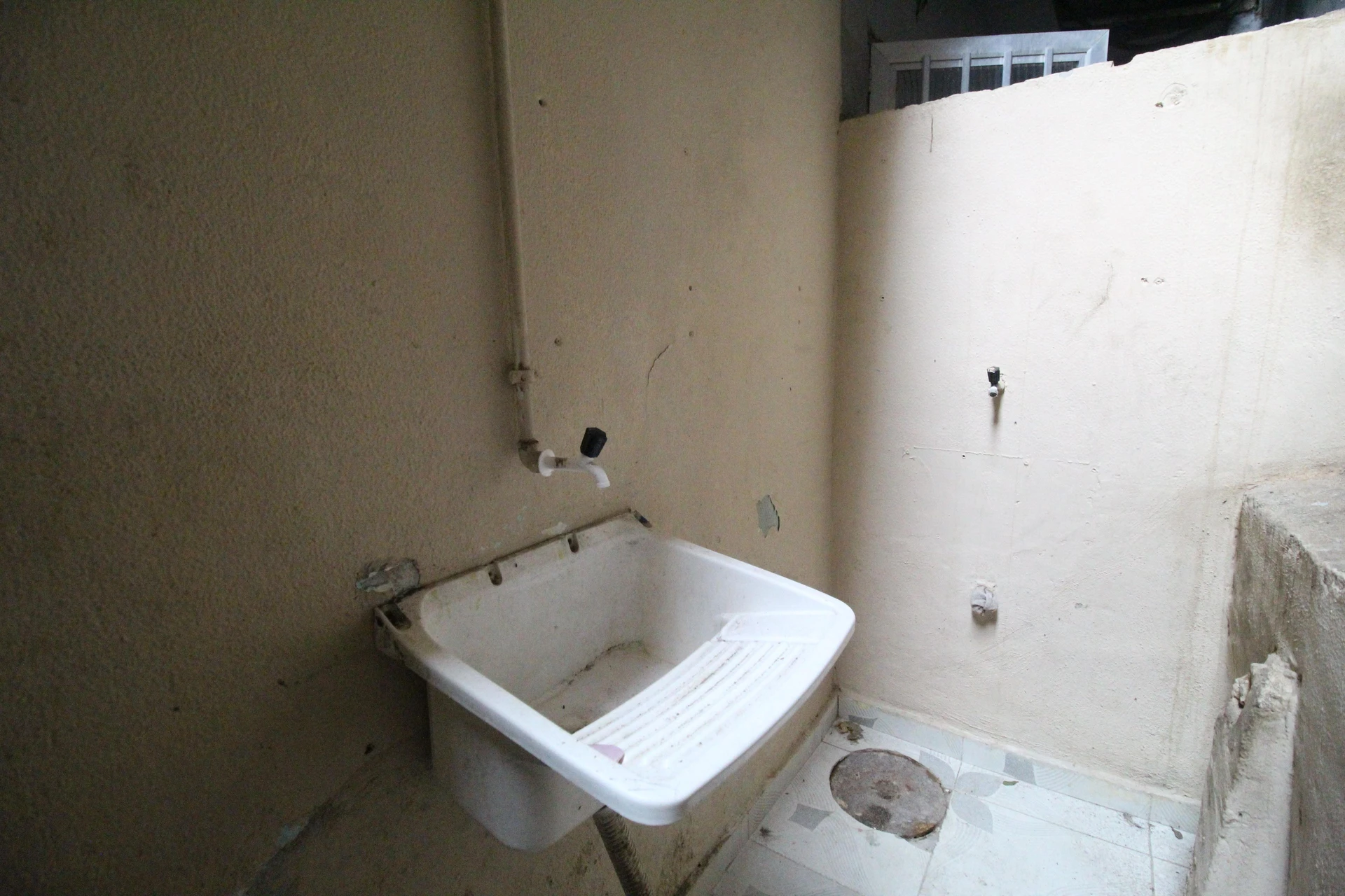 House with 1 bedroom and 1 bathroom with electric shower — photo 10