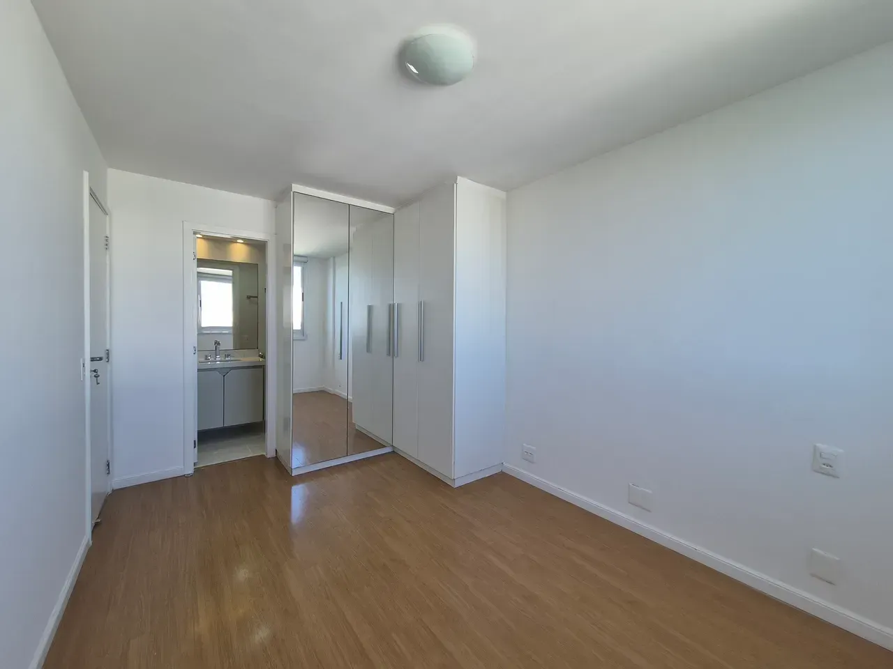 Duplex with 225 m², 3 bedrooms, and open-plan kitchen — photo 22