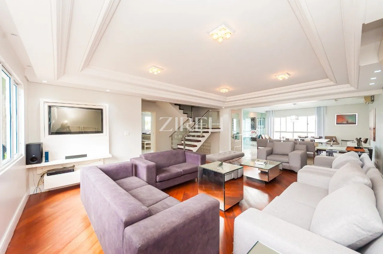 4-bedroom house with 4 parking spaces and open-plan kitchen — photo 7