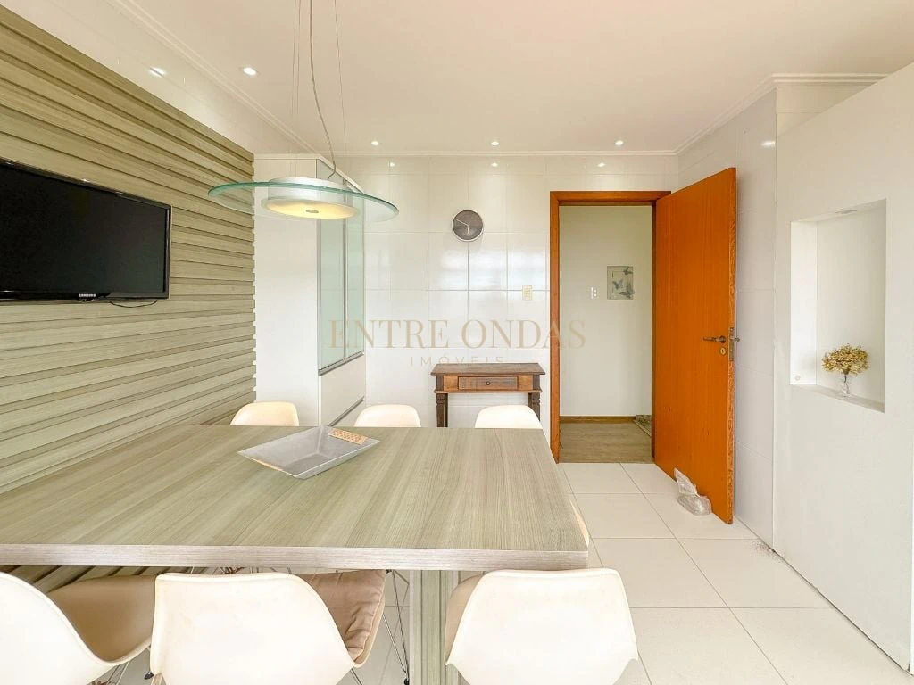 Private pool in a 3-bedroom house, 250 m² — photo 27