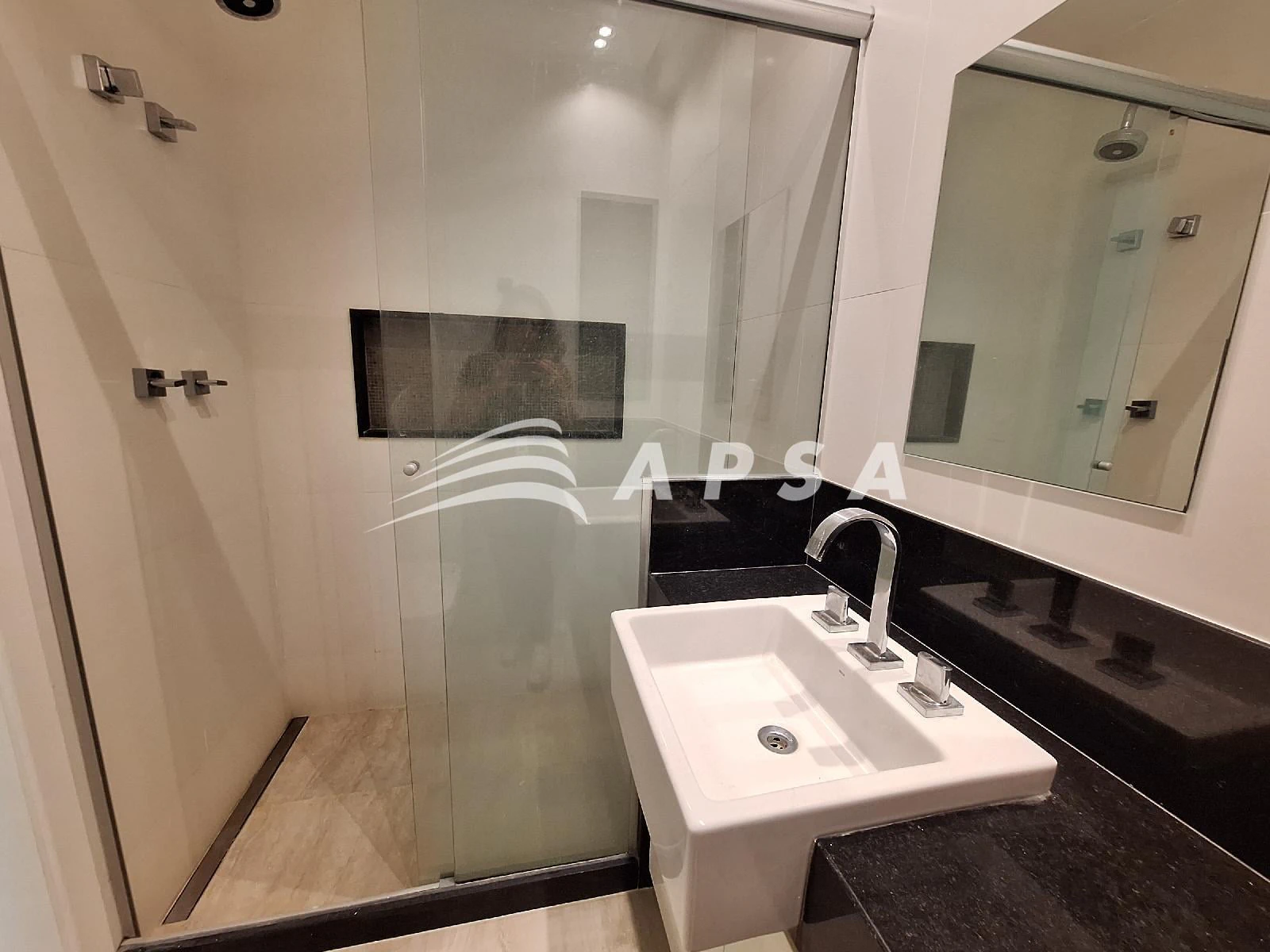 Apartment, 96 m², with a glass-enclosed balcony — photo 22