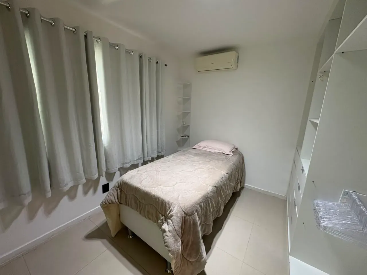 Furnished 266 m² house with 6 bedrooms and balcony grill — photo 71