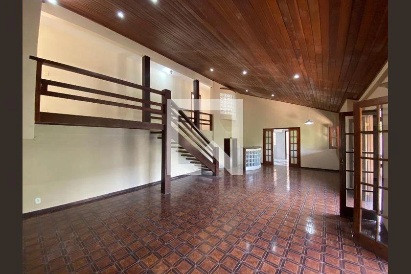 Rental house with 6 bedrooms and 704 m² — photo 10