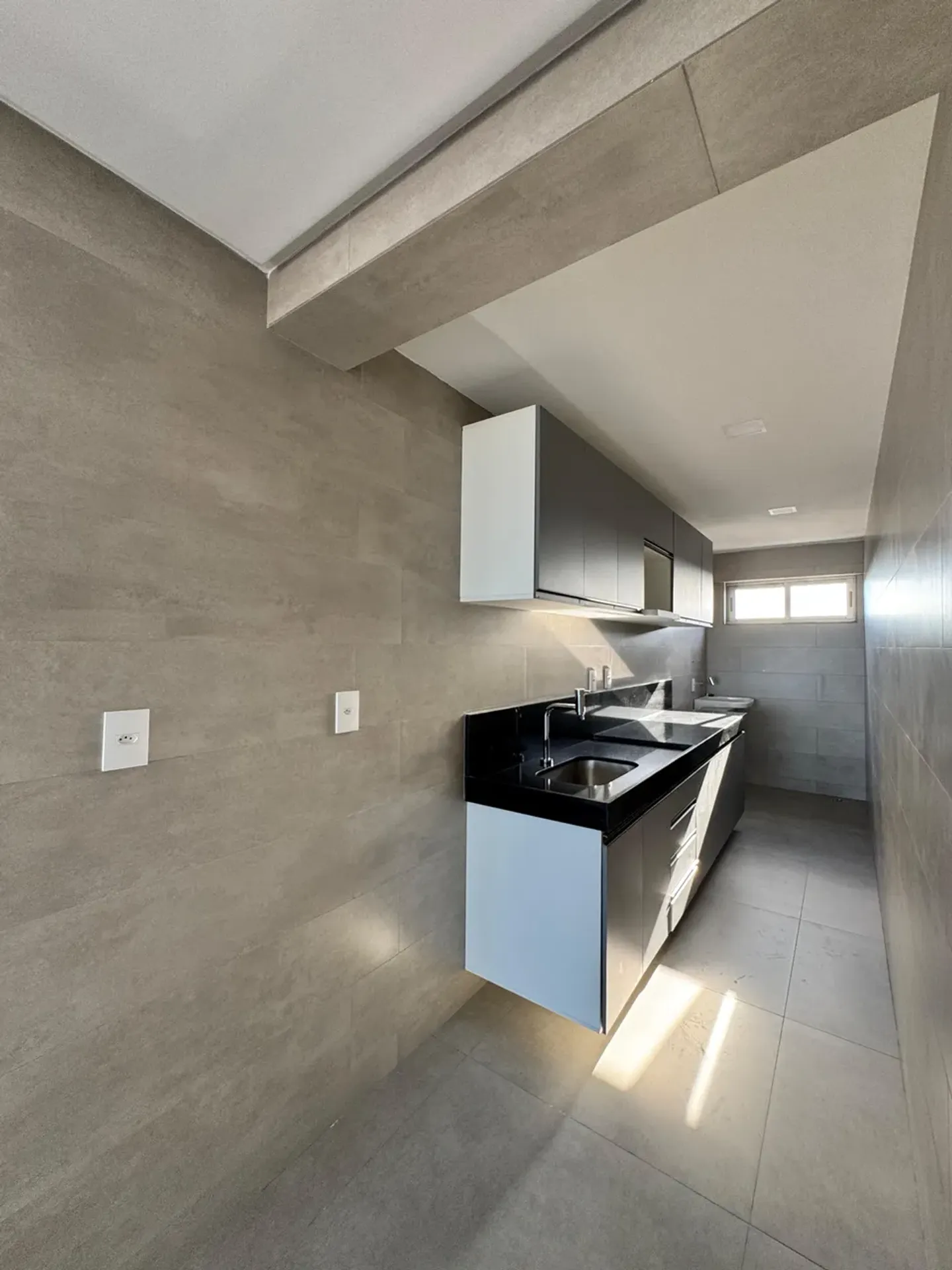 Квартира 145 м² з 4 спальнями-сюїтами та паркуванням — photo 25
