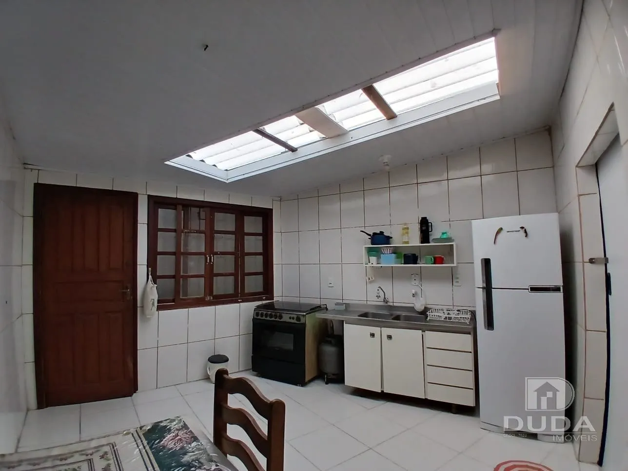 Casa amueblada con cocina cerrada y fogón a gas — photo 2