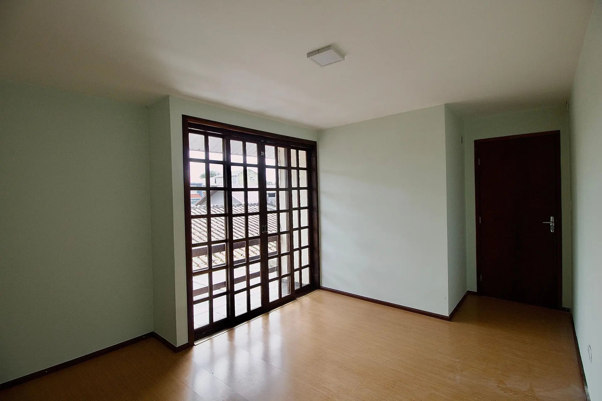 4-bedroom house with a garden in Curitiba — photo 26