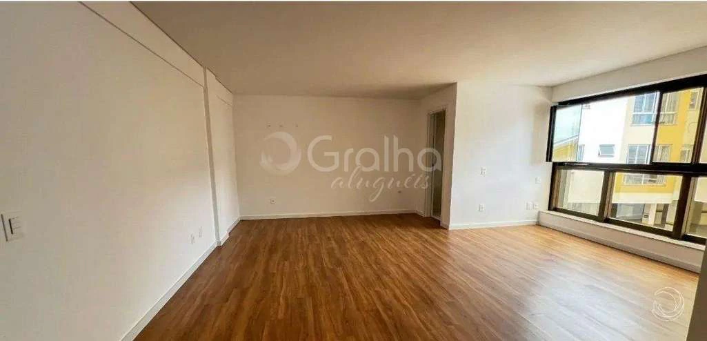 61 m² studio with glass shower and 1 parking space — photo 3