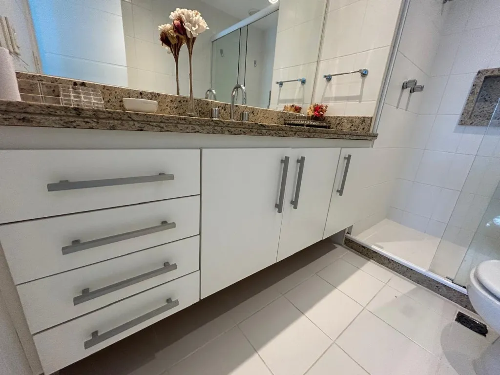 179 m² furnished apartment with 3 en-suites and 4 baths — photo 20