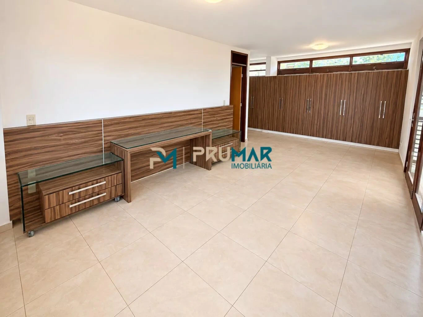 4 quartos e vista para a água: casa de 370 m² — photo 27
