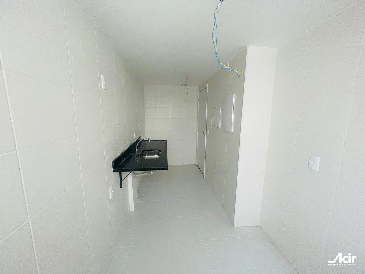 2-bedroom apartment in a building with a gym — photo 5
