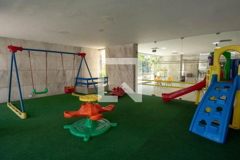 Furnished 76 m² apartment with 2 bedrooms and suite — photo 41