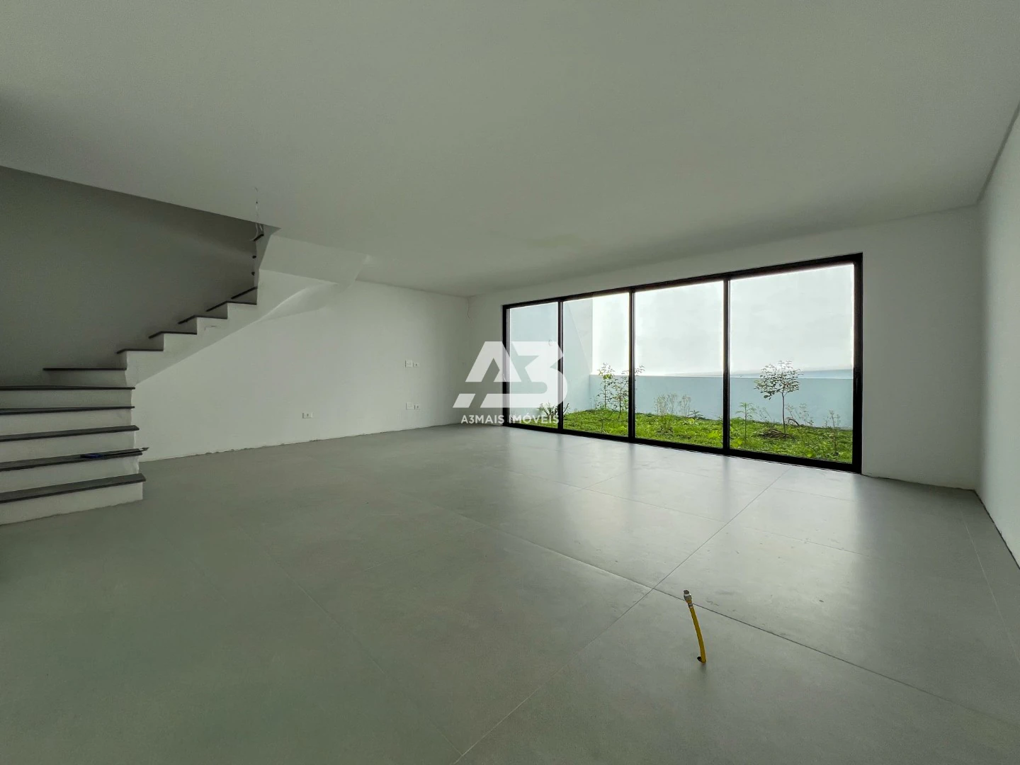 Floor-to-ceiling windows in a 3-bedroom house, 144 m² — photo 5