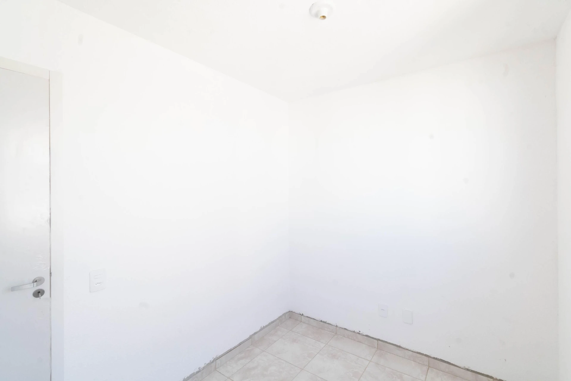 Apartamento de 2 dormitorios y baño con ducha de vidrio — photo 41