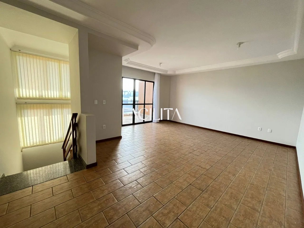 Furnished 456 m² house with 3 en-suite bedrooms and pool — photo 81