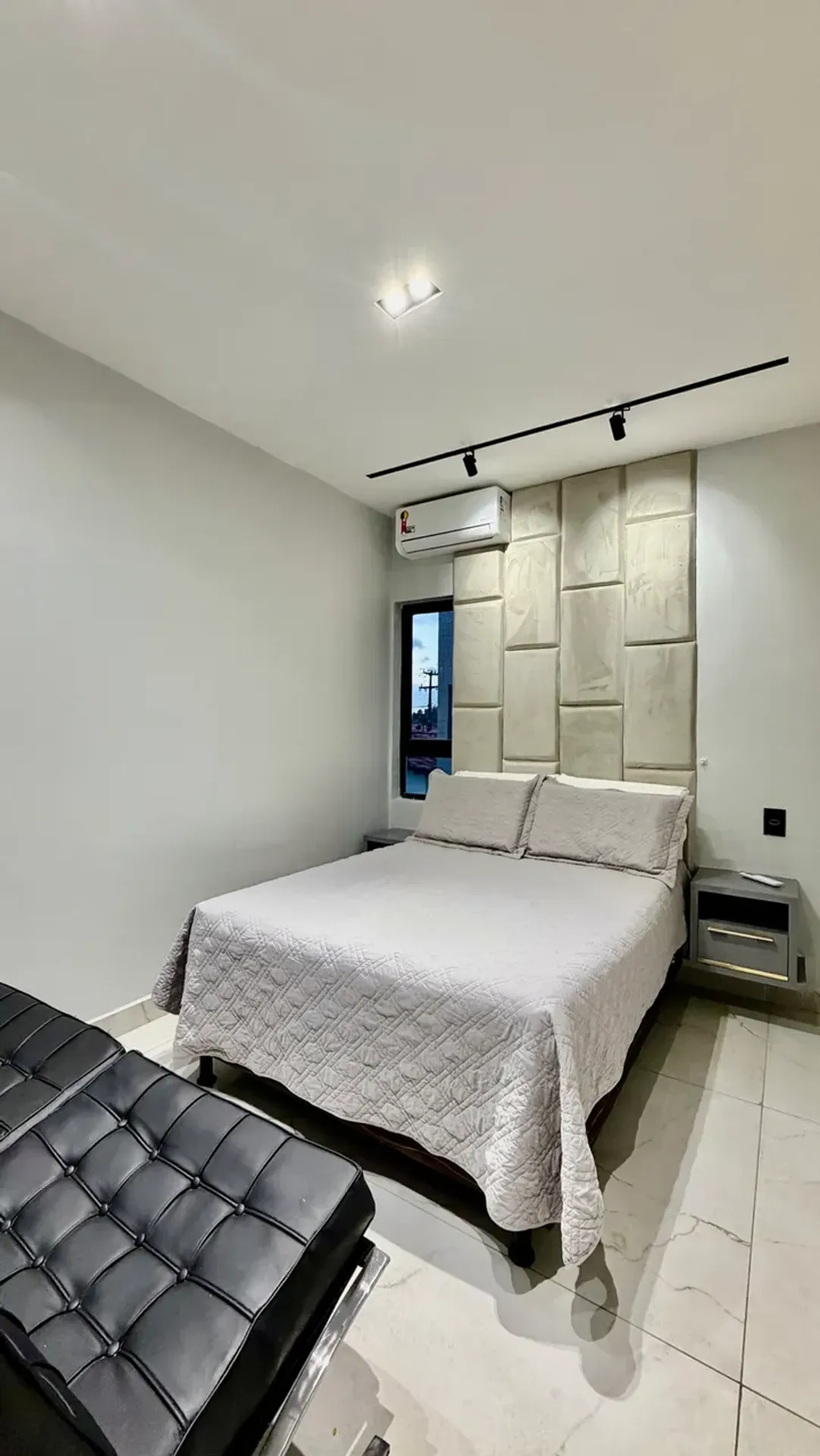3-bedroom apartment with a grill on the balcony — photo 11
