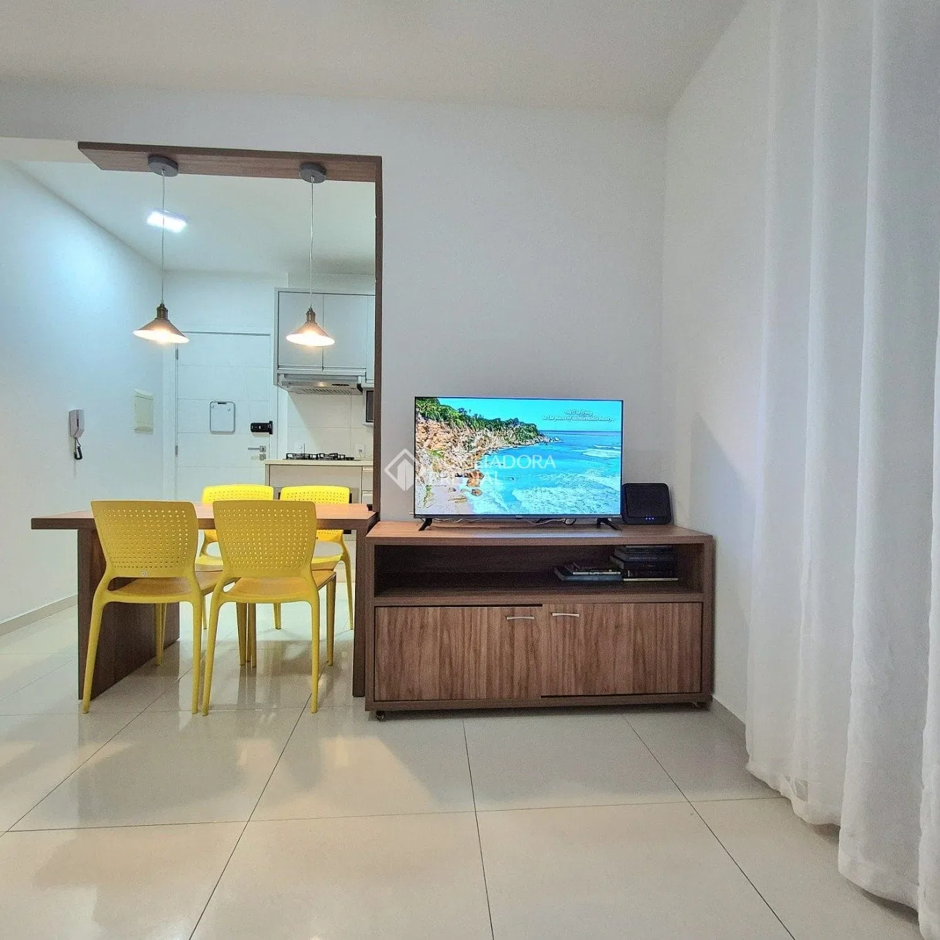 2-bedroom apartment with a washing machine in Florianópolis — photo 16