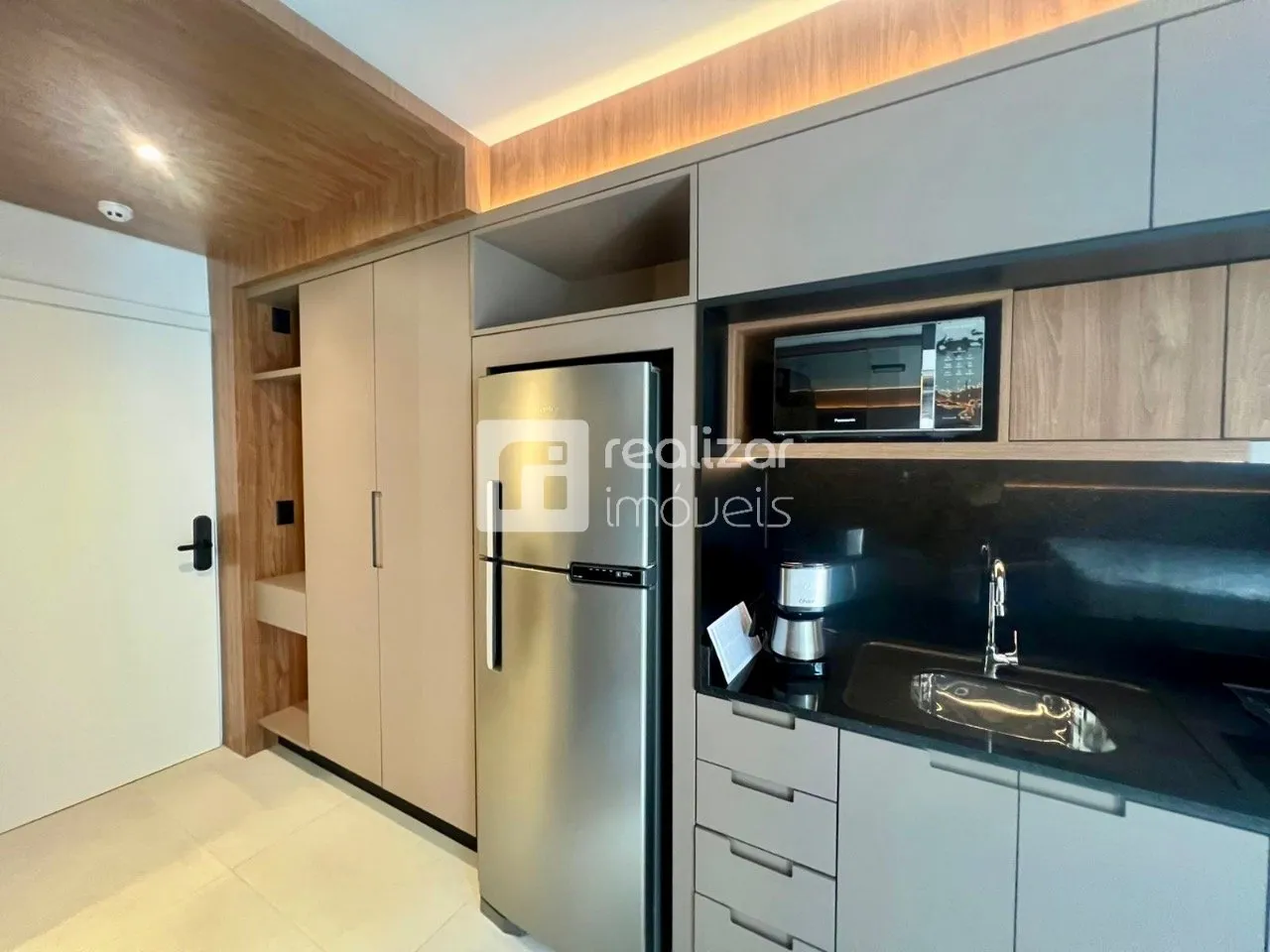 Apartamento mobiliado de 1 quarto com suíte e 71 m² — photo 2