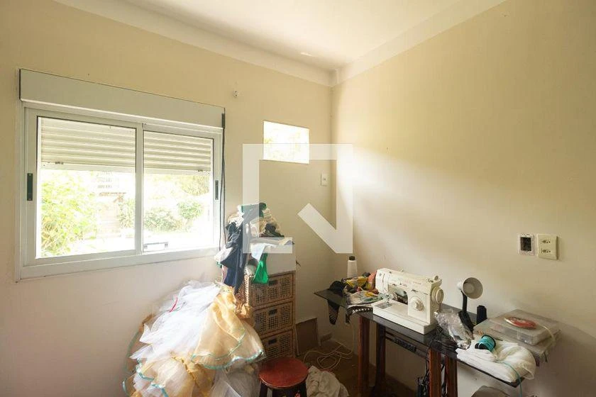 Casa de 197 m² com espaço de home office e closet — photo 34