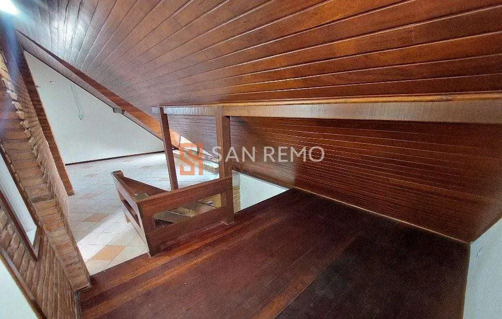 200 m² house with a fireplace and a grill on the balcony — photo 11