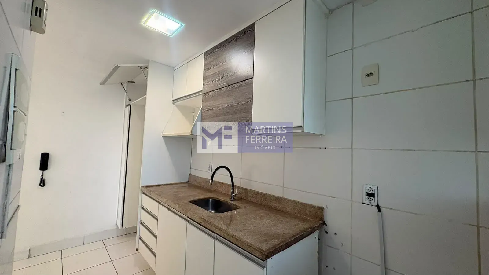3-bedroom apartment in a building with a pool