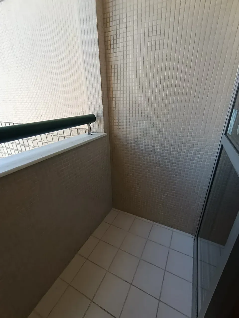 Unfurnished 2-bedroom apartment with a balcony — photo 10