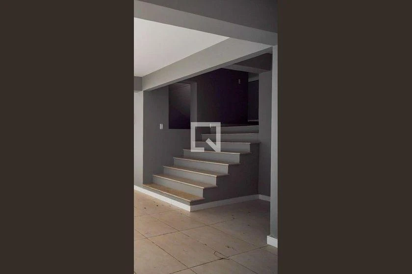 Floor-to-ceiling windows in a 4-bedroom house, 300 m² — photo 8