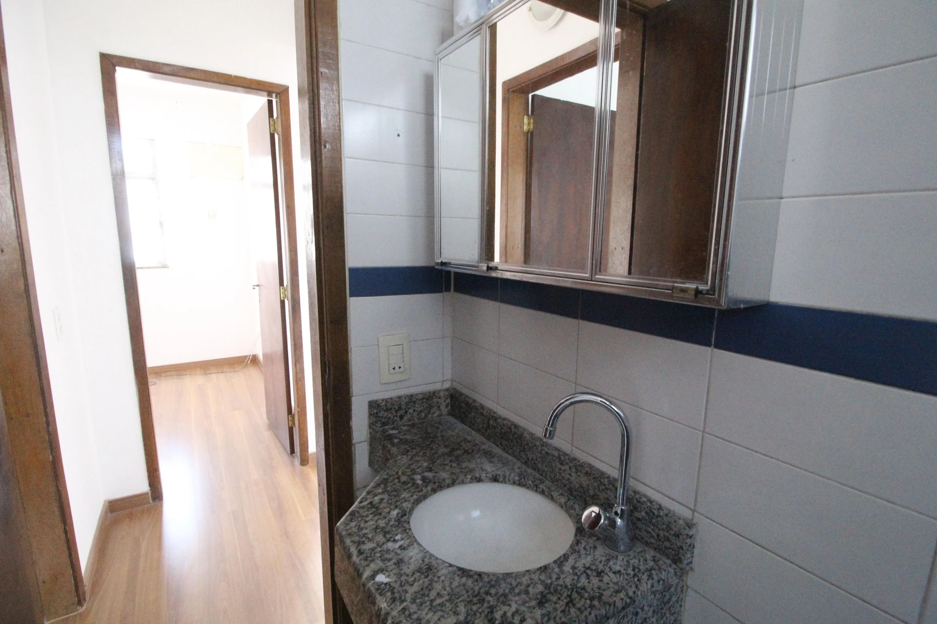 Apartamento sin muebles con 3 dormitorios y jardín privado — photo 29