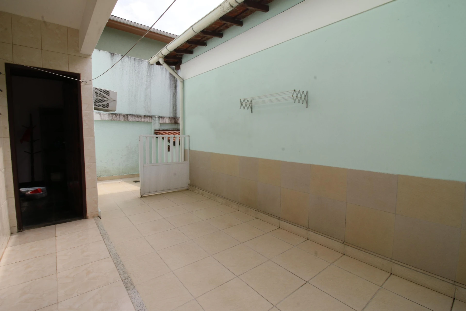 3-bedroom house with a garden — photo 27