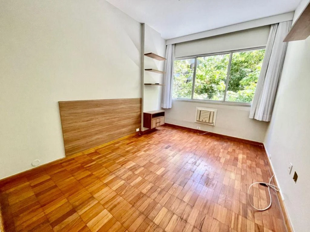 Apartamento de 150 m² com espaço de home office e banheira — photo 2