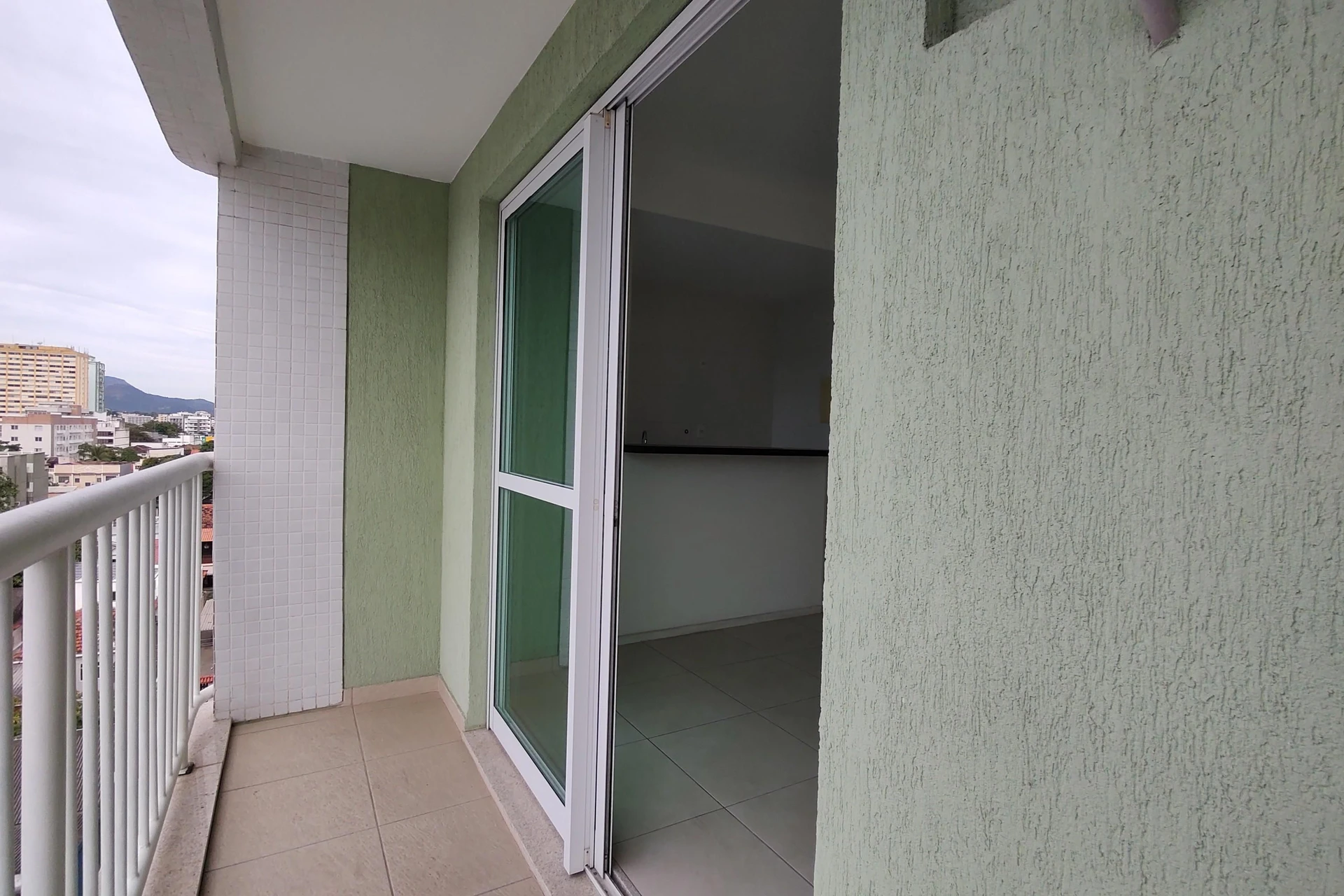 Apartment with 2 bedrooms, balcony and 1 parking space — photo 12