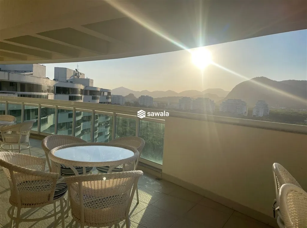Furnished duplex penthouse with 4 bedrooms and 235 m² — photo 33