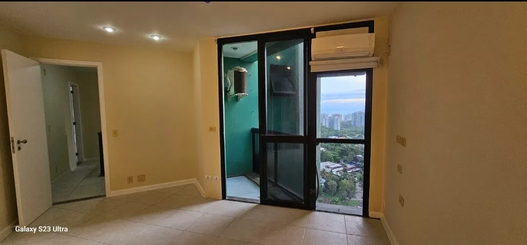 150 m² apartment with 3 en-suite bedrooms and 2 parking — photo 19