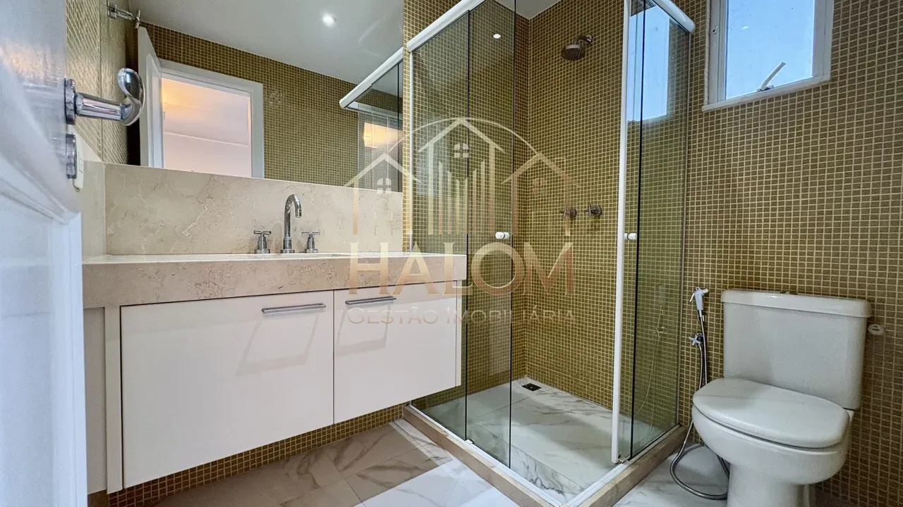 Rental house with 5 bedrooms and 5 bathrooms — photo 37