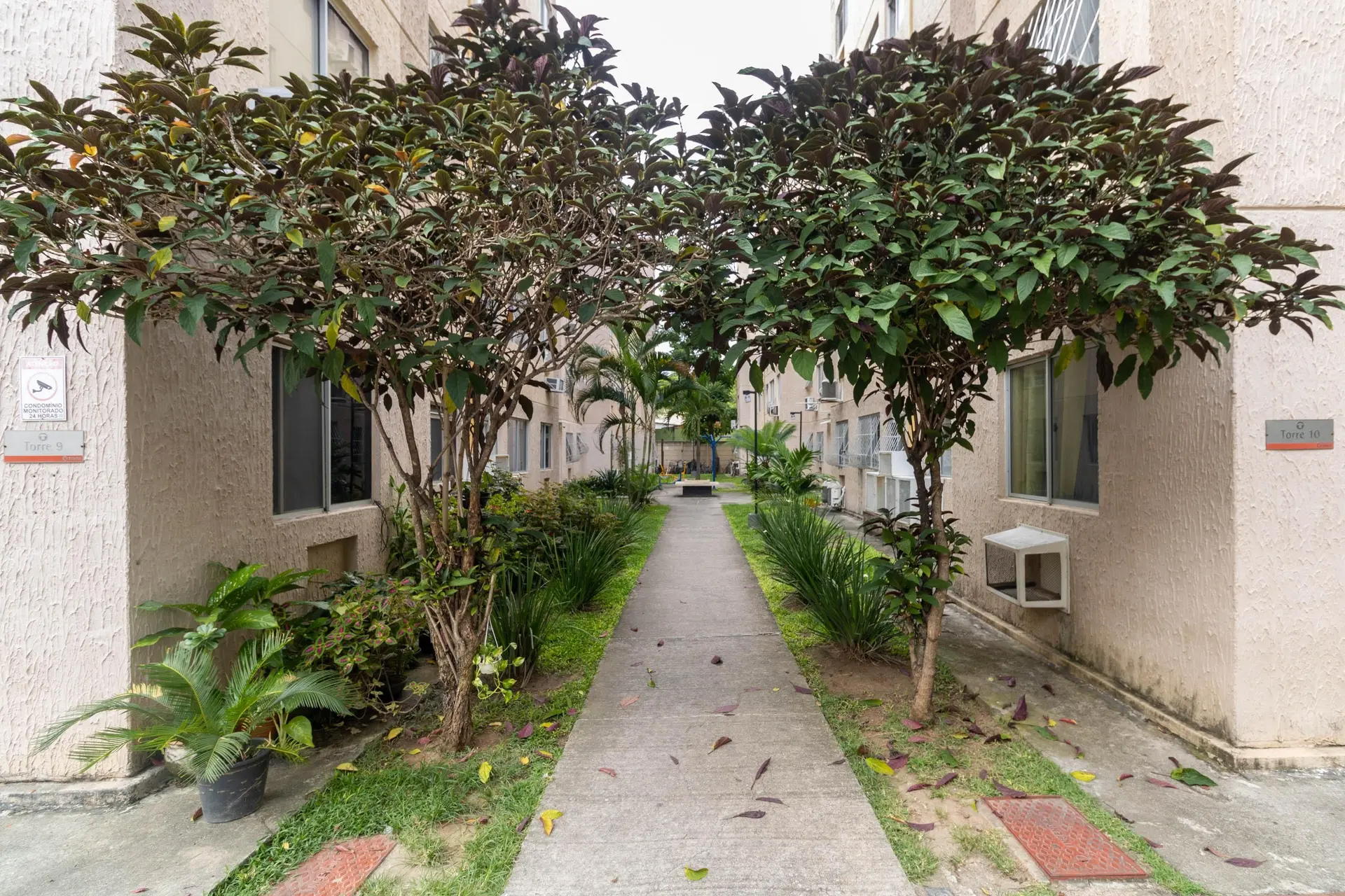 2-bedroom rental apartment with a balcony — photo 16