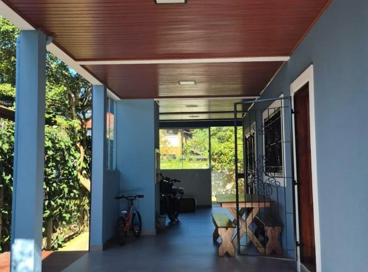 356 m² house with 4 bedrooms, 2 suites and balcony grill — photo 2