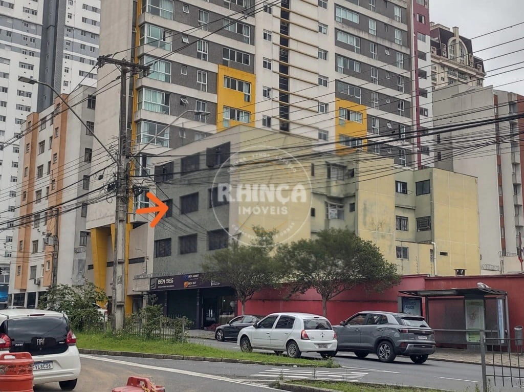 Apartamento com piso de madeira ou laminado, Centro — photo 24