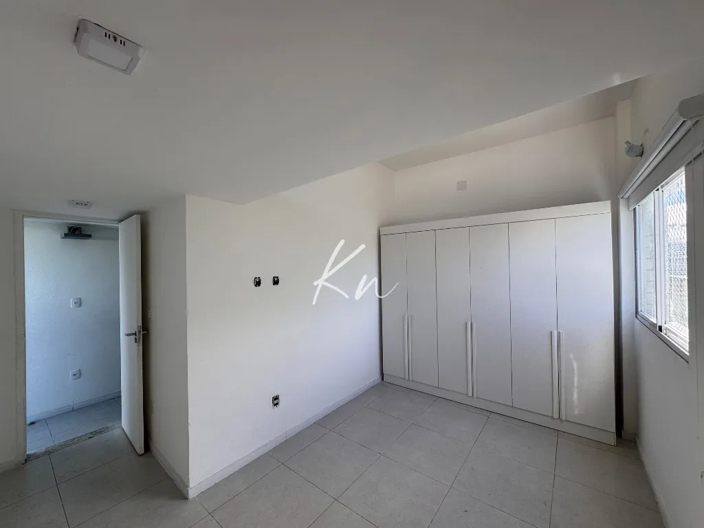 210 m² unfurnished apartment with 3 bedrooms and 5 baths — photo 24