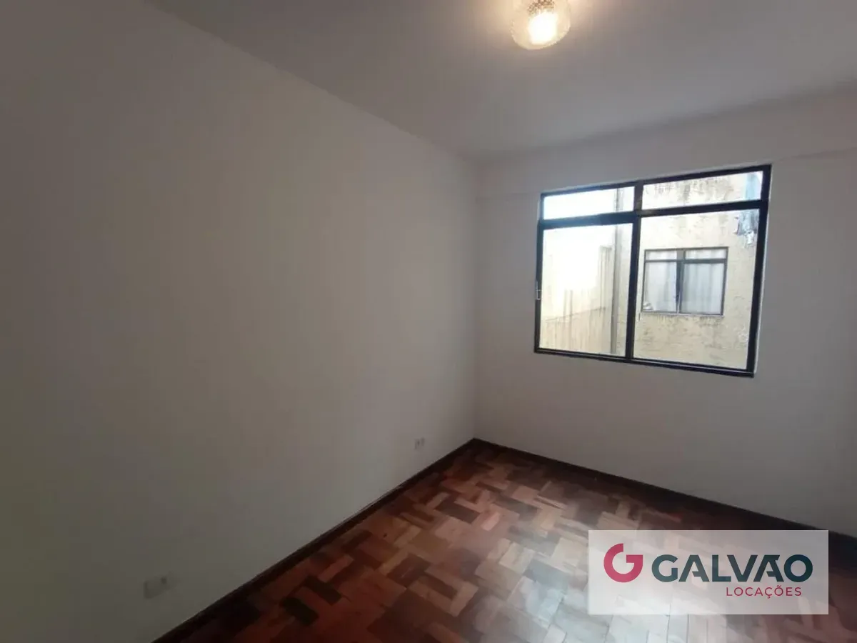 Wood or laminate floors in a 3-bedroom house, 96 m² — photo 6