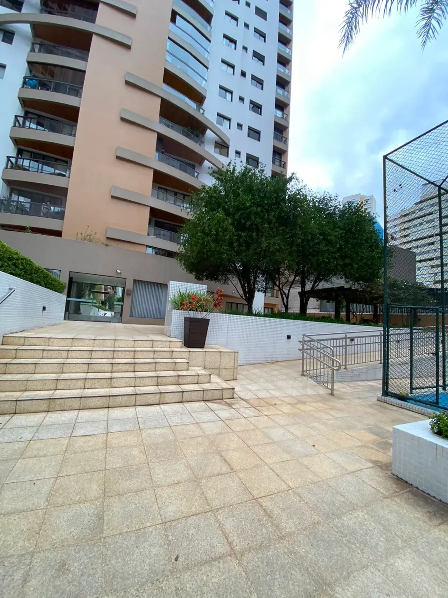 Apartamento para aluguel com 165 m², 3 quartos e 4 banheiros — photo 3