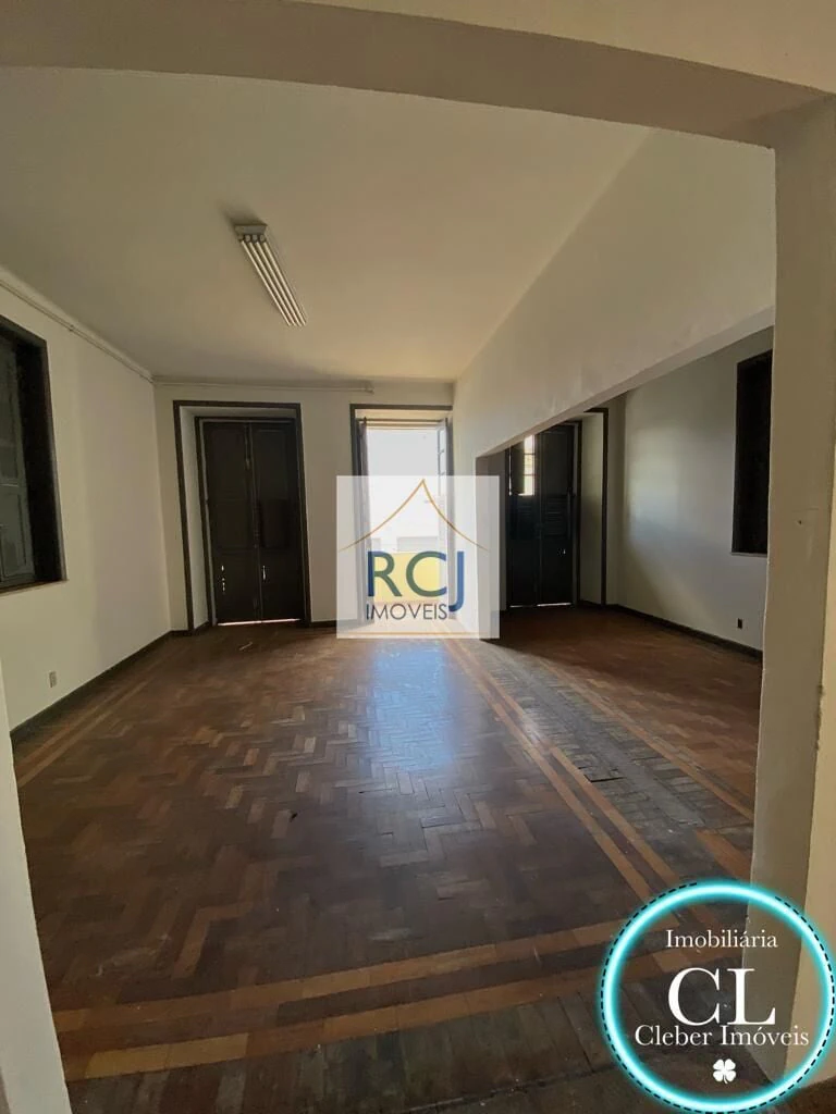 2-bedroom house with 1 bathroom and no parking spot — photo 9