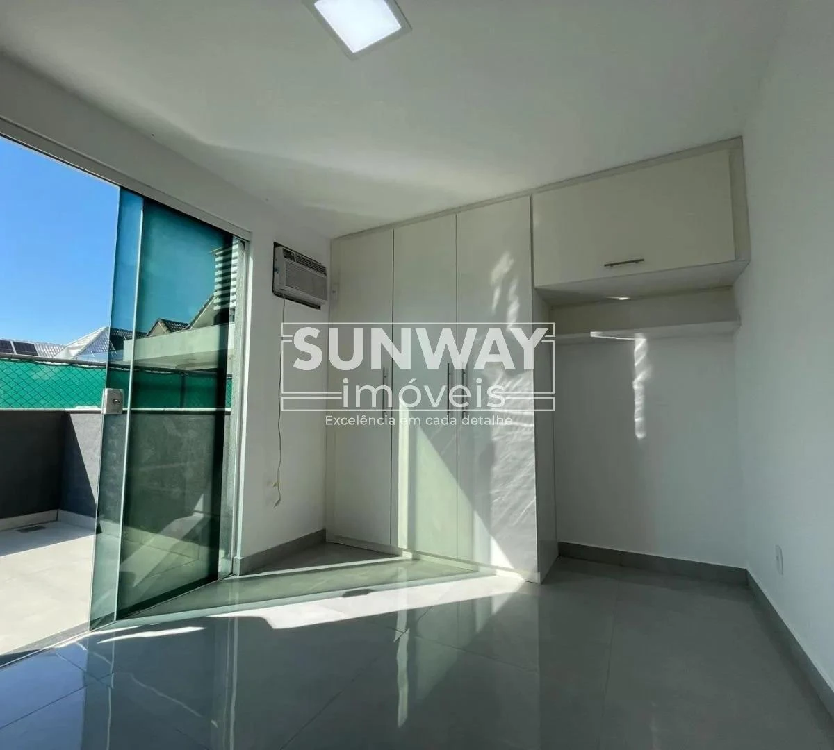 Casa, 380 m², com janelas do piso ao teto — photo 13
