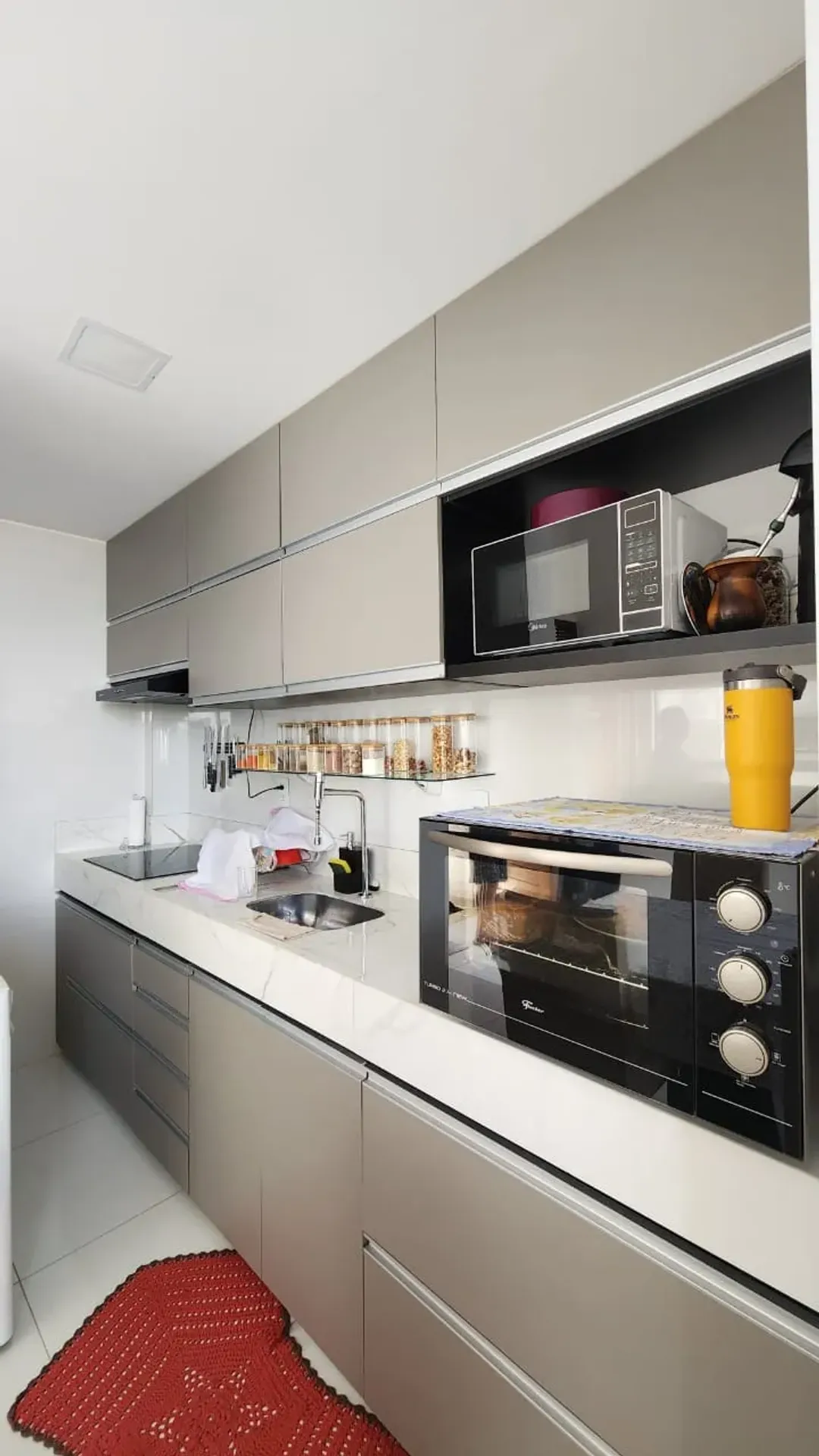 3-bedroom apartment with a washing machine in João Pessoa — photo 22