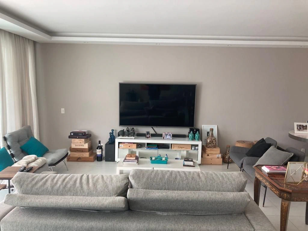 Renovated apartment with 4 suites and 292 m² — photo 14